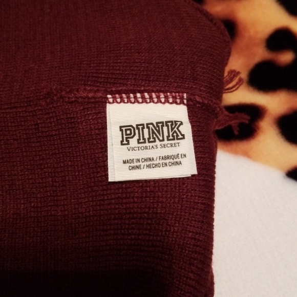 NWT VS PINK Maroon & White Pom Pom Beanie - Picture 4 of 5
